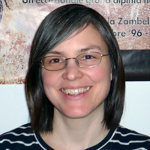 Dr. Mara-Julia Weber